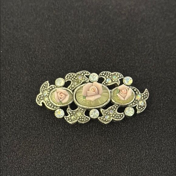 Jewelry - Vintage Elegant Floral Brooch with Pink Accents